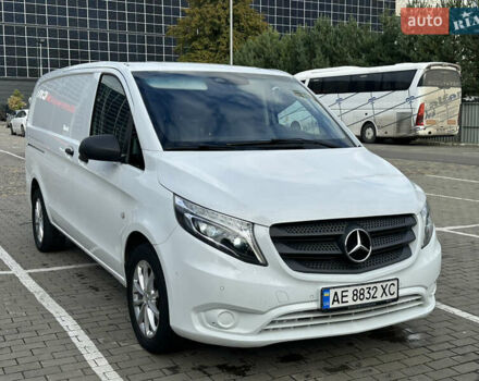 Білий Мерседес Віто, об'ємом двигуна 2.14 л та пробігом 280 тис. км за 19000 $, фото 4 на Automoto.ua