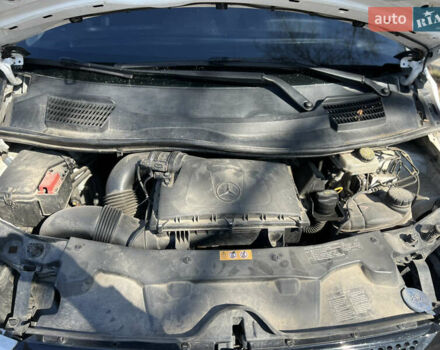 Белый Мерседес Вито, объемом двигателя 2.14 л и пробегом 225 тыс. км за 26000 $, фото 9 на Automoto.ua