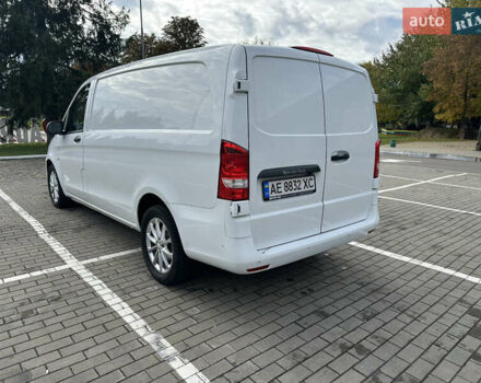 Білий Мерседес Віто, об'ємом двигуна 2.14 л та пробігом 280 тис. км за 19000 $, фото 36 на Automoto.ua