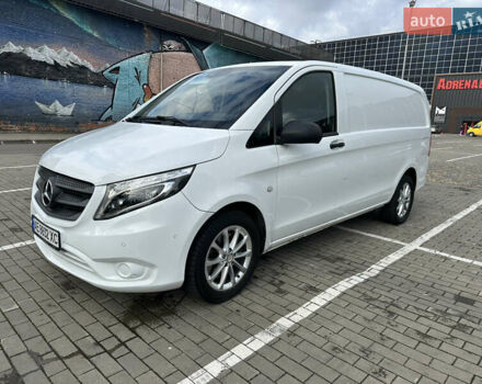 Білий Мерседес Віто, об'ємом двигуна 2.14 л та пробігом 280 тис. км за 19000 $, фото 31 на Automoto.ua