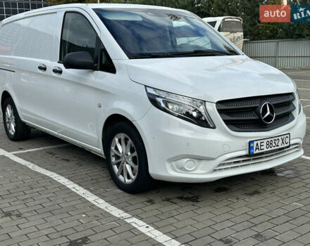 Білий Мерседес Віто, об'ємом двигуна 2.14 л та пробігом 280 тис. км за 19000 $, фото 7 на Automoto.ua