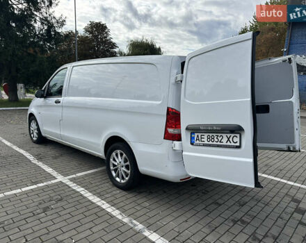 Білий Мерседес Віто, об'ємом двигуна 2.14 л та пробігом 280 тис. км за 19000 $, фото 16 на Automoto.ua