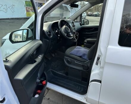 Белый Мерседес Вито, объемом двигателя 2.1 л и пробегом 295 тыс. км за 25000 $, фото 19 на Automoto.ua