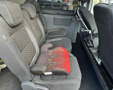 Белый Мерседес Вито, объемом двигателя 2.1 л и пробегом 295 тыс. км за 25000 $, фото 13 на Automoto.ua