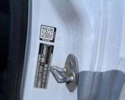 Белый Мерседес Вито, объемом двигателя 2.14 л и пробегом 225 тыс. км за 26000 $, фото 14 на Automoto.ua