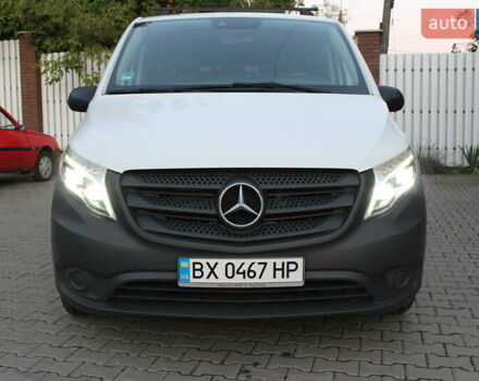 Белый Мерседес Вито, объемом двигателя 2.14 л и пробегом 159 тыс. км за 26900 $, фото 3 на Automoto.ua