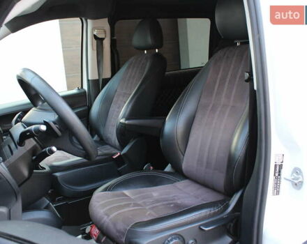 Білий Мерседес Віто, об'ємом двигуна 2.2 л та пробігом 161 тис. км за 25900 $, фото 29 на Automoto.ua