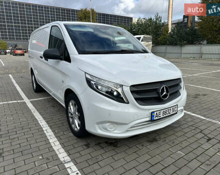 Білий Мерседес Віто, об'ємом двигуна 2.14 л та пробігом 280 тис. км за 19000 $, фото 28 на Automoto.ua