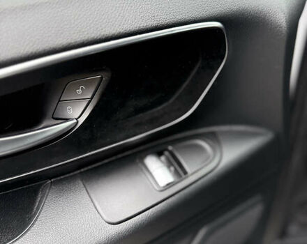 Белый Мерседес Вито, объемом двигателя 1.6 л и пробегом 77 тыс. км за 23800 $, фото 13 на Automoto.ua