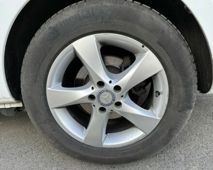 Белый Мерседес Вито, объемом двигателя 2.1 л и пробегом 295 тыс. км за 25000 $, фото 16 на Automoto.ua