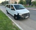Белый Мерседес Вито, объемом двигателя 2.1 л и пробегом 400 тыс. км за 25200 $, фото 2 на Automoto.ua