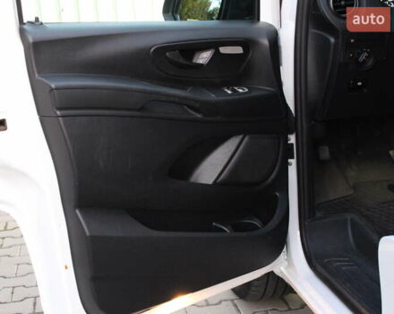 Белый Мерседес Вито, объемом двигателя 2.14 л и пробегом 159 тыс. км за 26900 $, фото 19 на Automoto.ua