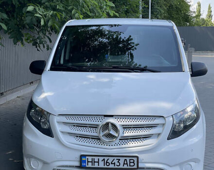 Белый Мерседес Вито, объемом двигателя 2.14 л и пробегом 221 тыс. км за 23000 $, фото 1 на Automoto.ua