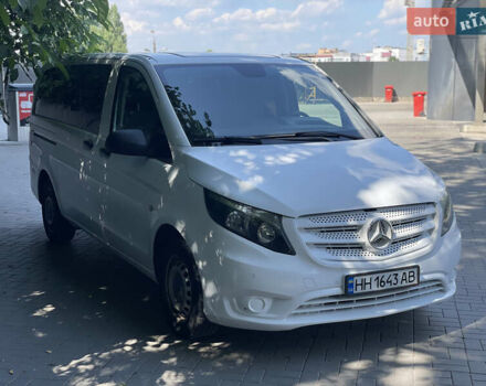 Белый Мерседес Вито, объемом двигателя 2.14 л и пробегом 221 тыс. км за 23000 $, фото 5 на Automoto.ua