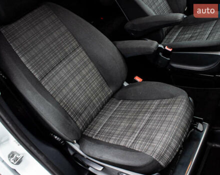 Білий Мерседес Віто, об'ємом двигуна 2.14 л та пробігом 182 тис. км за 27350 $, фото 32 на Automoto.ua