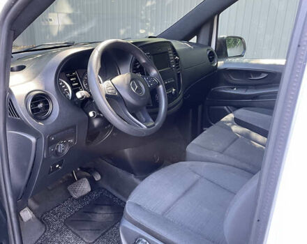 Белый Мерседес Вито, объемом двигателя 2.14 л и пробегом 221 тыс. км за 23000 $, фото 12 на Automoto.ua