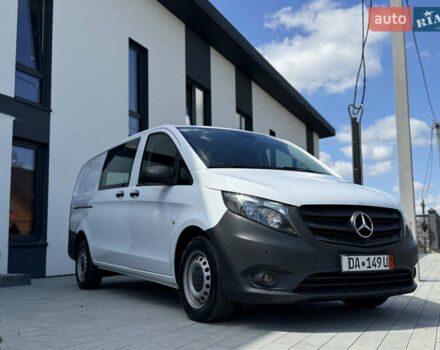 Белый Мерседес Вито, объемом двигателя 2.2 л и пробегом 180 тыс. км за 21499 $, фото 3 на Automoto.ua