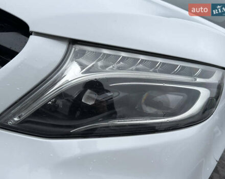 Белый Мерседес Вито, объемом двигателя 2.14 л и пробегом 241 тыс. км за 35500 $, фото 40 на Automoto.ua