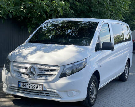 Белый Мерседес Вито, объемом двигателя 2.14 л и пробегом 221 тыс. км за 23000 $, фото 3 на Automoto.ua
