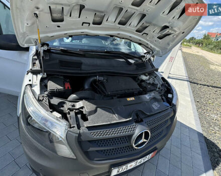 Белый Мерседес Вито, объемом двигателя 2.2 л и пробегом 180 тыс. км за 21499 $, фото 27 на Automoto.ua