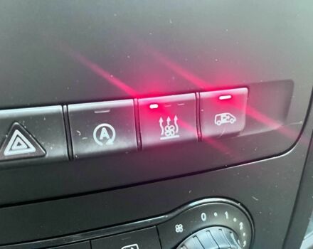 Білий Мерседес Віто, об'ємом двигуна 2 л та пробігом 237 тис. км за 26950 $, фото 14 на Automoto.ua