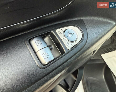 Белый Мерседес Вито, объемом двигателя 2.2 л и пробегом 177 тыс. км за 27200 $, фото 42 на Automoto.ua