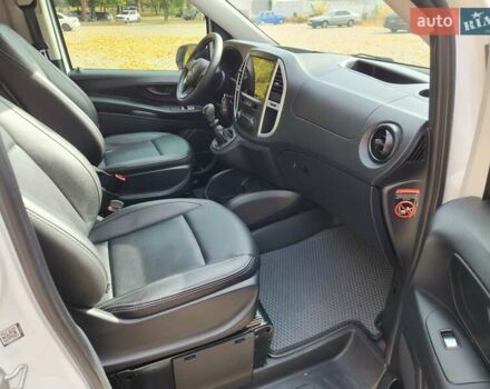 Белый Мерседес Вито, объемом двигателя 1.8 л и пробегом 57 тыс. км за 32000 $, фото 5 на Automoto.ua