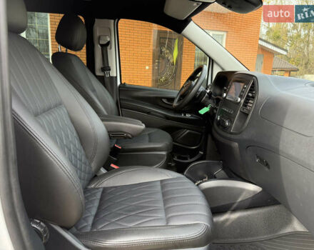 Білий Мерседес Віто, об'ємом двигуна 2.2 л та пробігом 178 тис. км за 27200 $, фото 54 на Automoto.ua