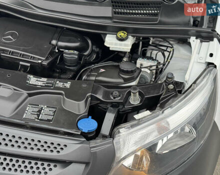 Белый Мерседес Вито, объемом двигателя 1.8 л и пробегом 223 тыс. км за 20900 $, фото 39 на Automoto.ua