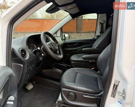 Білий Мерседес Віто, об'ємом двигуна 2.2 л та пробігом 178 тис. км за 27200 $, фото 56 на Automoto.ua