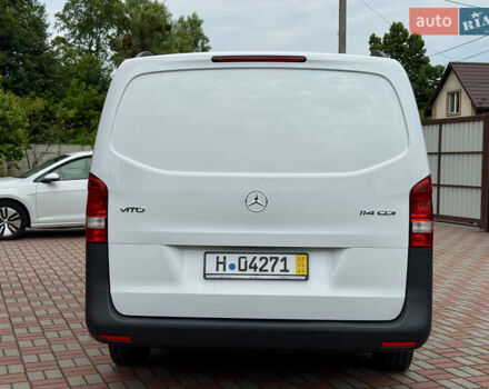 Білий Мерседес Віто, об'ємом двигуна 2.2 л та пробігом 176 тис. км за 22500 $, фото 23 на Automoto.ua