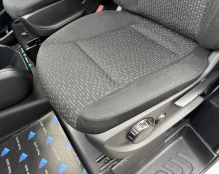 Белый Мерседес Вито, объемом двигателя 2 л и пробегом 186 тыс. км за 25500 $, фото 18 на Automoto.ua