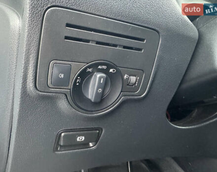 Белый Мерседес Вито, объемом двигателя 1.8 л и пробегом 223 тыс. км за 20900 $, фото 24 на Automoto.ua