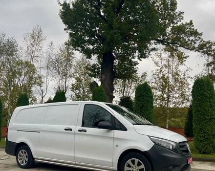 Белый Мерседес Вито, объемом двигателя 1.8 л и пробегом 199 тыс. км за 17500 $, фото 28 на Automoto.ua