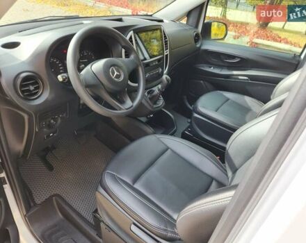 Белый Мерседес Вито, объемом двигателя 1.8 л и пробегом 57 тыс. км за 32000 $, фото 4 на Automoto.ua