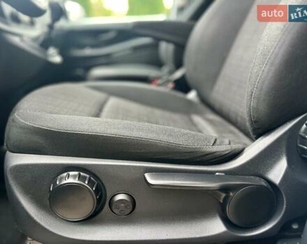 Белый Мерседес Вито, объемом двигателя 1.8 л и пробегом 199 тыс. км за 17500 $, фото 100 на Automoto.ua