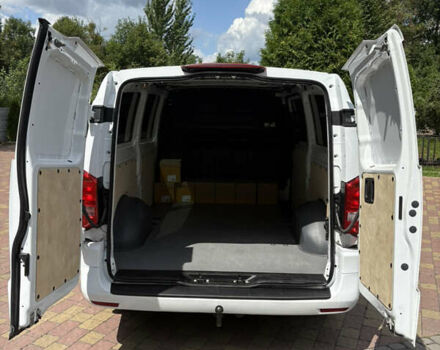 Белый Мерседес Вито, объемом двигателя 1.95 л и пробегом 245 тыс. км за 25200 $, фото 32 на Automoto.ua