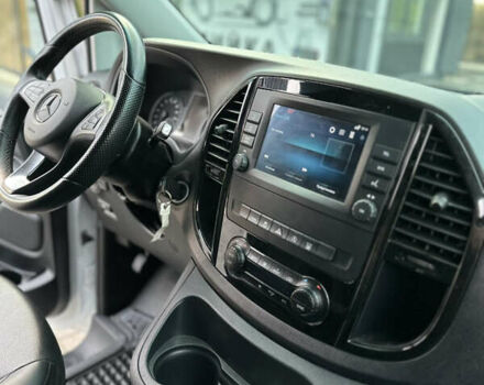 Белый Мерседес Вито, объемом двигателя 2.1 л и пробегом 265 тыс. км за 27500 $, фото 25 на Automoto.ua