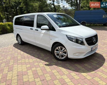 Белый Мерседес Вито, объемом двигателя 1.95 л и пробегом 245 тыс. км за 25200 $, фото 2 на Automoto.ua