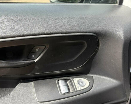 Белый Мерседес Вито, объемом двигателя 1.95 л и пробегом 245 тыс. км за 25200 $, фото 25 на Automoto.ua