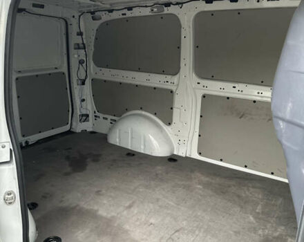 Белый Мерседес Вито, объемом двигателя 2.1 л и пробегом 265 тыс. км за 27500 $, фото 27 на Automoto.ua