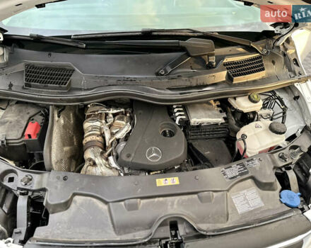 Белый Мерседес Вито, объемом двигателя 2.1 л и пробегом 265 тыс. км за 27500 $, фото 28 на Automoto.ua