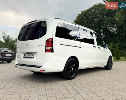 Белый Мерседес Вито, объемом двигателя 2 л и пробегом 250 тыс. км за 31999 $, фото 3 на Automoto.ua