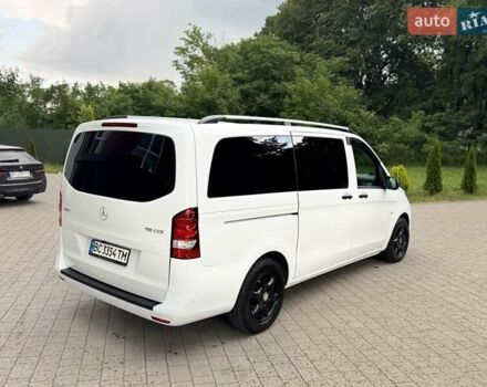 Белый Мерседес Вито, объемом двигателя 2 л и пробегом 250 тыс. км за 31999 $, фото 5 на Automoto.ua
