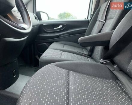 Белый Мерседес Вито, объемом двигателя 1.95 л и пробегом 227 тыс. км за 23900 $, фото 3 на Automoto.ua