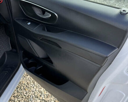 Белый Мерседес Вито, объемом двигателя 1.75 л и пробегом 46 тыс. км за 21250 $, фото 29 на Automoto.ua