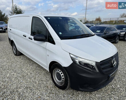 Белый Мерседес Вито, объемом двигателя 1.75 л и пробегом 46 тыс. км за 21250 $, фото 14 на Automoto.ua