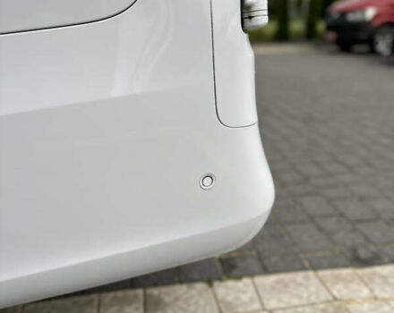 Белый Мерседес Вито, объемом двигателя 2.1 л и пробегом 265 тыс. км за 27500 $, фото 12 на Automoto.ua