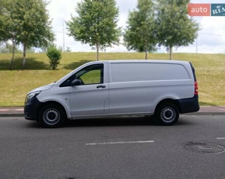 Белый Мерседес Вито, объемом двигателя 2 л и пробегом 225 тыс. км за 23950 $, фото 3 на Automoto.ua