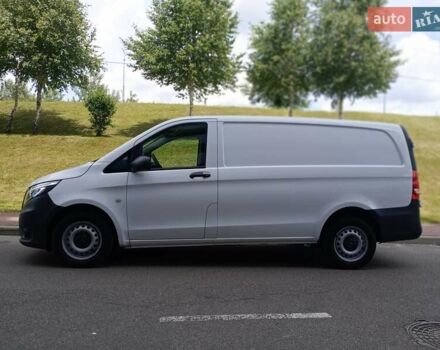 Белый Мерседес Вито, объемом двигателя 2 л и пробегом 225 тыс. км за 23950 $, фото 5 на Automoto.ua